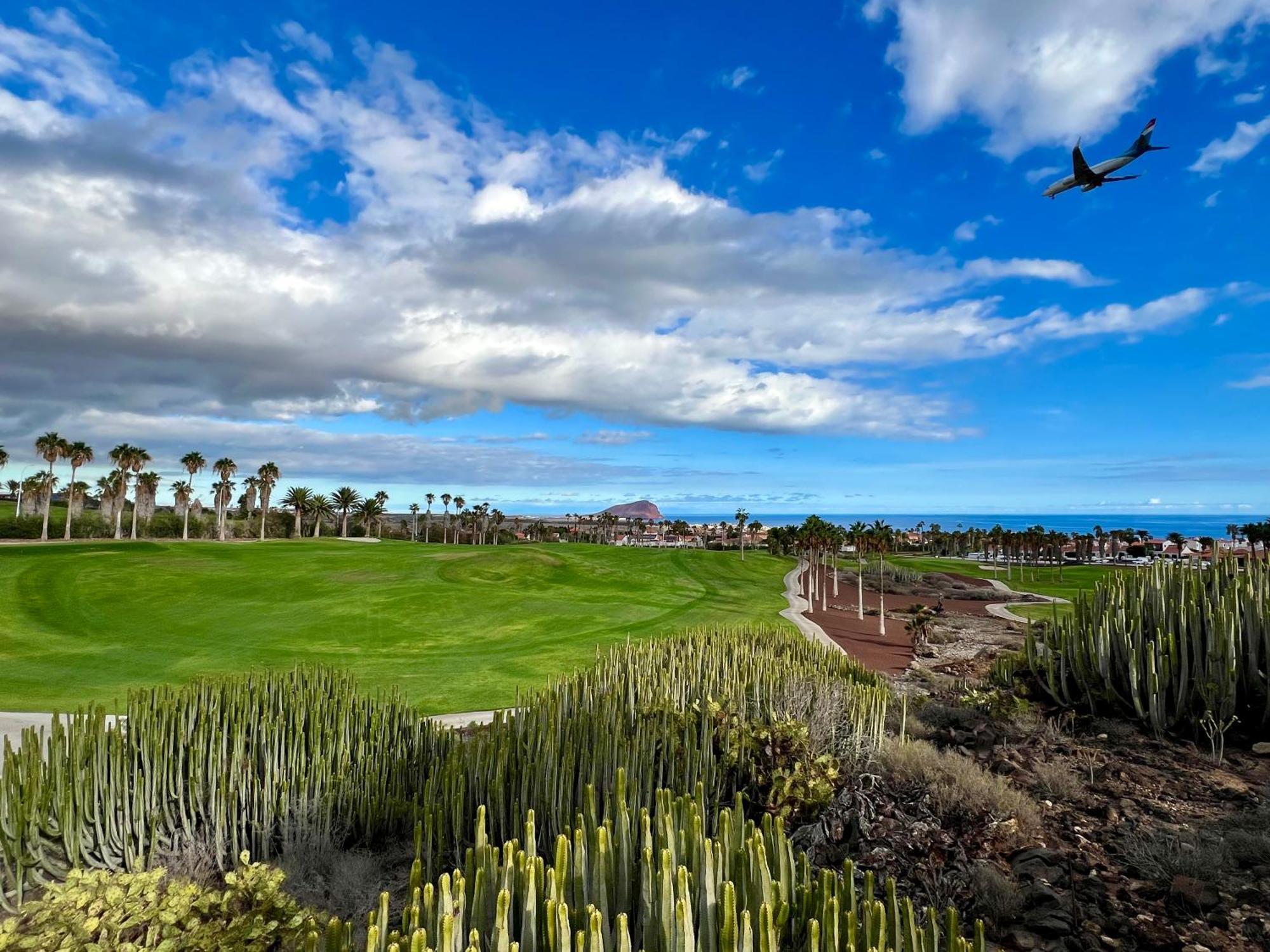Air Conditioning, Private Parking And Fully Equipped Kitchen In Hotel Room In Golf Del Sur, Tenerife Сан Мигел де Абона Екстериор снимка